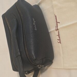 Ferragamo Grained Leather Large Toiletry Bag, Blue Leather, XL